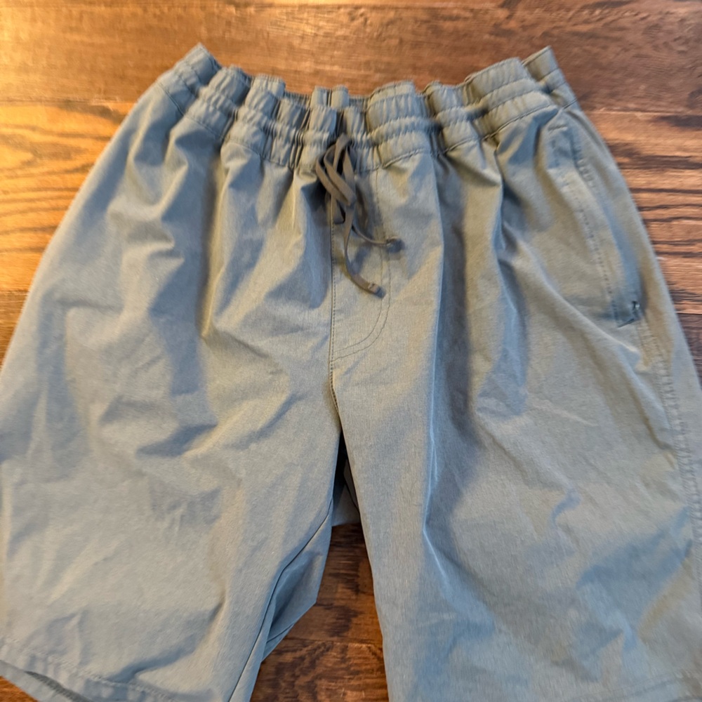 Casual Kuhl gray men’s XL  Drawstring Shorts for outdoor activity. - Picture 2 of 9
